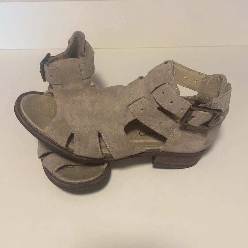 New!!  Girl’s Size 5, Caterpillar Light Tan Sandals